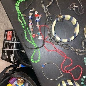 Lot of 20 Vintage Costume Jewelry Necklaces,bracelets,cuff links